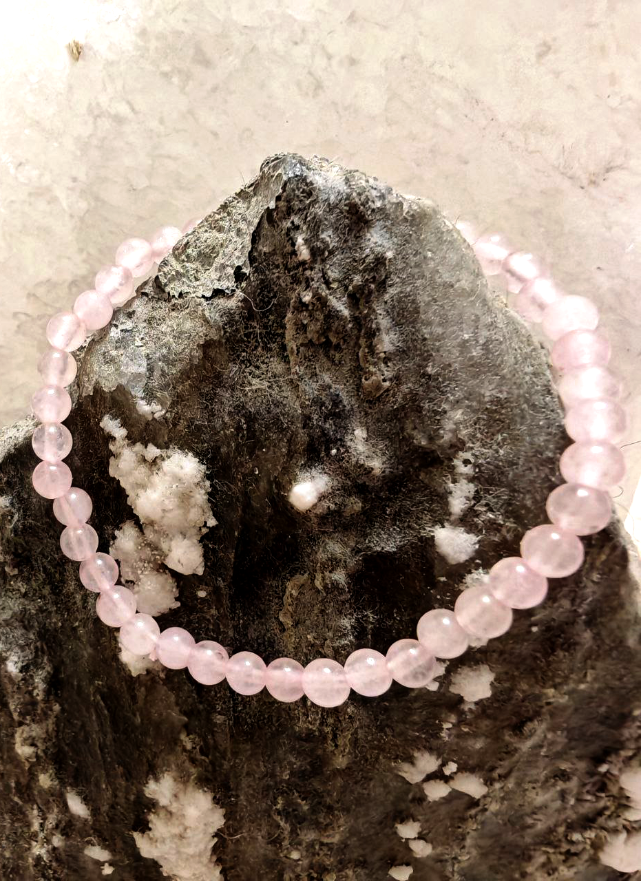 Brățară Elastică Handmade cu Cristal de Cuarț Roz - Image 2